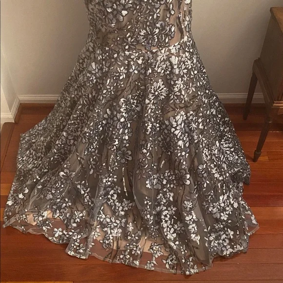 Jovani size 12 special occasion dress gorgeous worn once - Picture 4 of 13